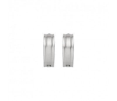 Stainless steel huggie